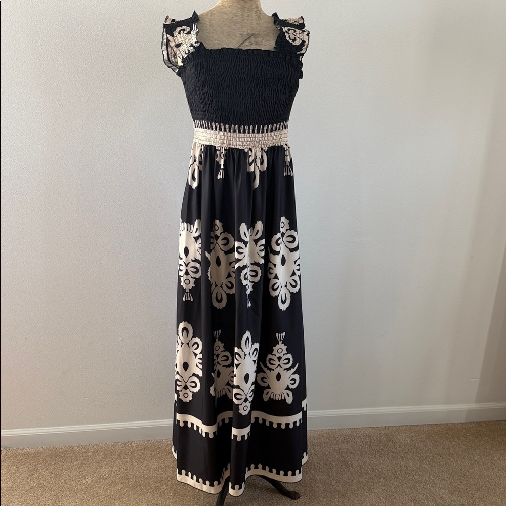Elings- Summer Black and White Maxi Dress Size Small
